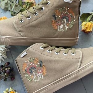 BANGS High-Top Sneakers with Mushroom Meadow Size 10 Embroidery